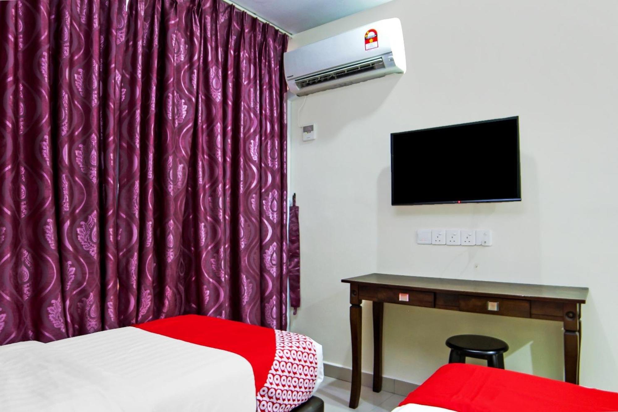 Oyo 44054 Holiday Mansion Inn Sibu Exterior foto